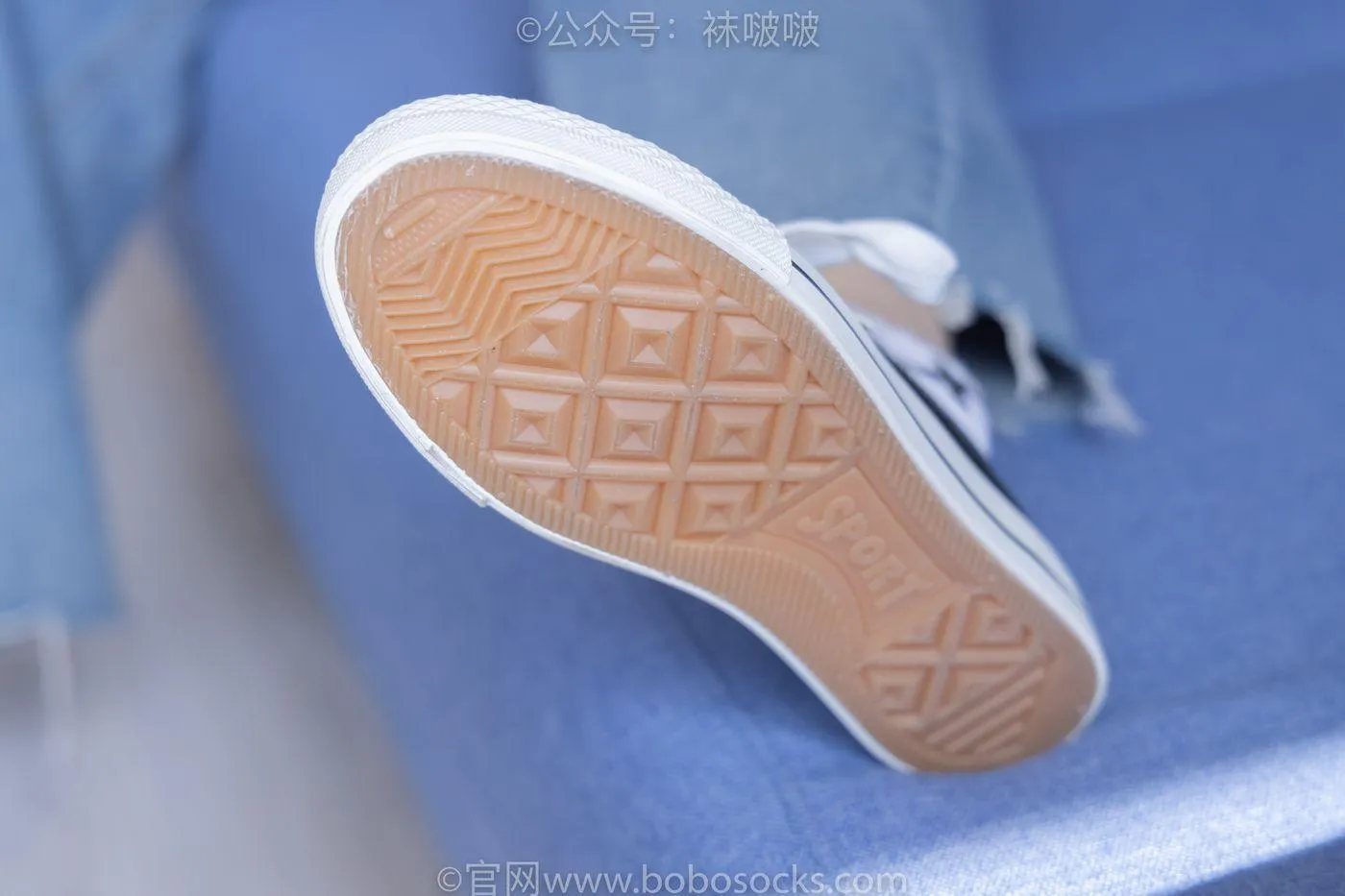 [BoBoSocks袜啵啵]NO.080 小甜豆-帆布鞋、白棉袜、肉丝（花絮版） [140P]插图3